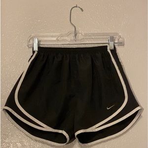 Nike Women's Dri-fit Tempo Track 3.5 Short